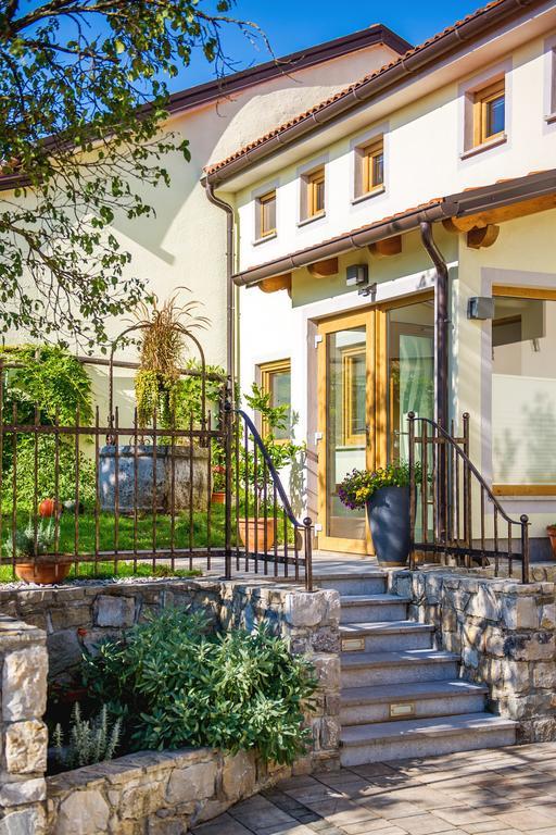Zenja - Nature Property - Garden - Parking Yard Divača 외부 사진